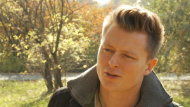 Rafał Brzozowski i Natalia Lesz walczą z paleniem papierosów Gwiazdy, LIFESTYLE - Wokalista Rafał Brzozowski jest zdecydowanym przeciwnikiem palenia, dlatego zdecydował się zostać twarzą kampanii społecznej Palenie Jest Słabe. W spocie promującym kampanię udział wzięła także Natalia Lesz.