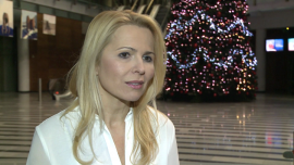 Anna Jurksztowicz prowadzi bloga kulinarnego. Udostępniła na nim właśnie filmiki z przepisami Żywienie, LIFESTYLE - Muzyka to nie jedyna pasja Anny Jurksztowicz. Równie chętnie wokalistka poświęca swój czas na gotowanie. Prowadzony przez nią kulinarny blog zyskuje coraz więcej fanów, a Jurksztowicz planuje wzbogacić go o filmiki instruktażowe. Jeszcze do niedawna swojej kulinarnej pasji gwiazda oddawała się przede wszystkim w okresie przedświątecznym, ostatnio dba jednak o to, aby w Wigilię rodzina gromadziła się raczej przy fortepianie niż przy bogato zastawionym stole.