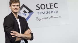 Mistrz Świata w Solec Residence – Kryształ Powiśla Gwiazdy, LIFESTYLE - Mistrz Świata w piłce siatkowej mężczyzn Karol Kłos zamieszka na Powiślu. Sportowiec wybrał na swój nowy dom apartamentowiec Solec Residence – Kryształ Powiśla. Do nowego miejsca przyciągnęły go sportowe udogodnienia budynku oraz sentyment do okolicy.