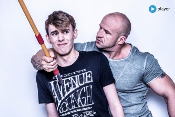 Polscy celebryci w wirtualnym świecie – gwiazdy grają w gry video na player.pl! Gwiazdy, LIFESTYLE - Filip Chajzer, Tomasz Oświeciński, Mateusz Gessler – to tylko część gwiazd, które zmierzą się z Blowkiem w najnowszej własnej produkcji player.pl. W programie „BlowStar” polscy celebryci zagrają z nim w gry video! Premiera pierwszego odcinka już 18 maja w player.pl.