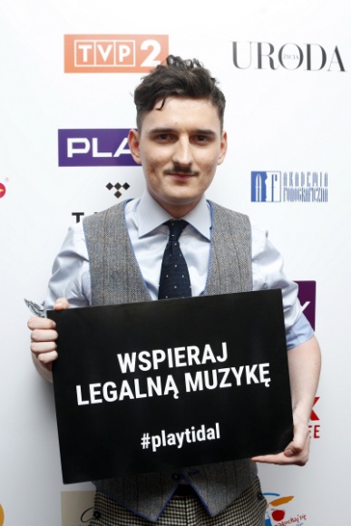 Już milion klientów PLAY korzysta z muzyki w telefonie dzięki aplikacji TIDAL Muzyka, LIFESTYLE - Rok obecności promocji darmowego TIDALa w Play udowodnił, że co najmniej milion Polaków chce wspierać legalną muzykę! Tym samym cel, jaki postawił sobie operator, został osiągnięty.