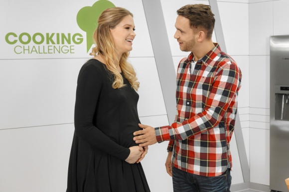 ZOSIA ŚLOTAŁA DZIĘKUJE ZA CUD NARODZIN Gwiazdy, LIFESTYLE - Zosia Ślatała dziękuje za cud narodzin Stylistka, projektantka, blogerka, mama – prawdziwa Kobieta Orkiestra. Zosia Ślotała, bo o niej mowa, tuż przed rozwiązaniem i narodzinami drugiego dziecka wzięła udział w akcji Cooking Challenge.