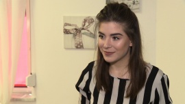 Natalia Zambrzycka: mój stały wakacyjny pakiet to Open'er i Chałupy Gwiazdy, LIFESTYLE - Aktorka nie wyobraża sobie wakacji bez wyjazdu nad polskie morze. Uwielbia Hel, gdzie w zaprzyjaźnionej szkółce sportów wodnych uczy się kitesurfingu. Stałym punktem jej wakacyjnych planów od lat jest także udział w festiwalu muzycznym Open'er.