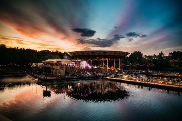 Premiera nowych, innowacyjnych struktur Neptunsa na festiwalu Tommorowland Muzyka, LIFESTYLE - Neptunus, firma specjalizująca się w dostarczniu tymczasowych konstrukcji na eventy, zaprezentowała swoje najnowsze, innowacyjne rozwiązanie – Salacia – podczas festiwalu muzycznego Tomorrowland.