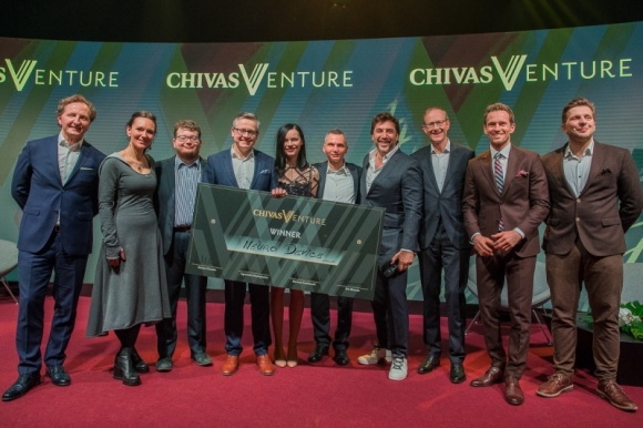 Javier Bardem w Polsce! Gwiazdy, LIFESTYLE - Javier Bardem w Polsce! Zdobywca Oskara i globalny ambasador marki Chivas Regal wziął udział w finale trzeciej polskiej edycji konkursu Chivas Venture dla start-upów Zwycięzcą firma Neuro Device!