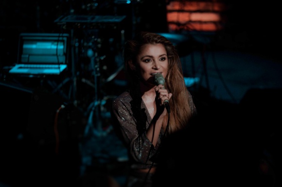 Koncert Ani Szarmach "Colors of Music" Muzyka, LIFESTYLE - 13 marca 2019 r. w klubie 12on14 Jazz Club odbędą się dwa niezwykle nastrojowe koncerty Ani Szarmach z zespołem – „Colors of Music”.