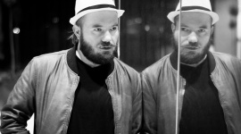 Michał Masłoń prezentuje klip "Tysiąc mil".