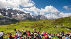 Muzyka w rytmie natury – „Sounds of the Dolomites” 2019 Turystyka, BIZNES - Dźwięki instrumentów połączone z fascynującymi odgłosami natury. Po raz kolejny w malowniczej scenerii włoskiego Trentino, w samym sercu Dolomitów, odbędzie się festiwal „Sounds of the Dolomites”. W tym roku wydarzenie będzie trwać od 28 czerwca do 15 września.