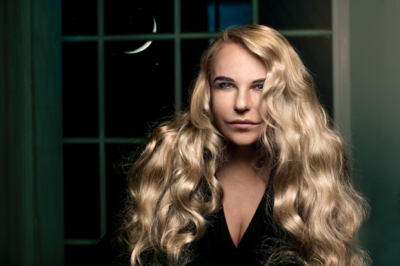 Muzyka klasyczna, nie taka klasyczna Muzyka, LIFESTYLE - Pianistka Beata Szałwińska, odnosząca wiele sukcesów poza granicami Polski udowadnia, że muzyką klasyczną można się bawić i to w wielkim stylu. Już wkrótce wydaje dwie nowe płyty, które mogą przyczynić się do muzycznej rewolucji!