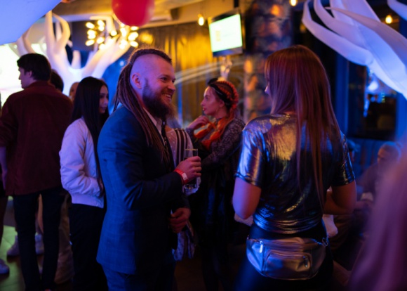Podróż na „Planetę TikTok” Gwiazdy, LIFESTYLE - 13 października w Warszawie w klubie Level 27 odbył się pierwszy oficjalny event zorganizowany przez TikTok. 100 topowych influencerów aplikacji bawiło się na pierwszym oficjalnym wydarzeniu w Polsce.