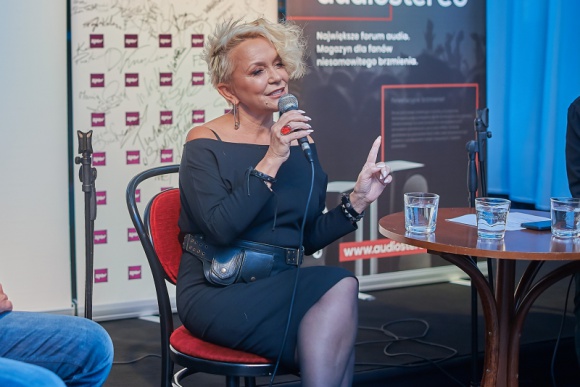 Małgorzata Ostrowska z płytą „Na świecie nie ma pustych miejsc” w ramach „Piątk Muzyka, LIFESTYLE - Małgorzata Ostrowska odwiedziła Studio U22 w ramach „Piątków z Nową Muzyką”. Była liderka grupy Lombard, wróciła po 12 latach z nowym longplay’em „Na świecie nie ma pustych miejsc”.
