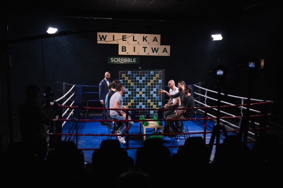 Tego jeszcze nie było! Pojedynek Gortata z Czarkiem Jóźwikiem. Gwiazdy, LIFESTYLE - Co ich połączyło? Nietypowy pojedynek na ringu bokserskim! Emocje sięgały zenitu, na szczęście obyło się bez rozlewu krwi.