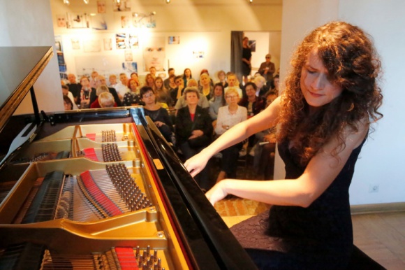 Time for Chopin – otwarty koncert z okazji Dnia Niepodległości Muzyka, LIFESTYLE - Już w najbliższą sobotę, 9 listopada, artyści Time for Chopin, wspólnie z mieszkańcami stolicy, będą świętować 101 rocznicę odzyskania niepodległości. Bezpłatny koncert o godz. 16:30 odbędzie w Starej Galerii Związku Polskich Artystów Fotografików w Warszawie.