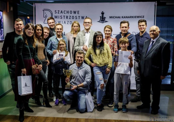 SZACHOWE MISTRZOSTWA GWIAZD - PO RAZ DRUGI W POLSCE! Gwiazdy, LIFESTYLE - Już 17 marca 2020 r. na PGE Narodowym w Warszawie odbędą się Szachowe Mistrzostwa Gwiazd! W związku z tym, że pierwsza impreza zakończyła się ogromnym sukcesem, postanowiono kontynuować to wydarzenie.
