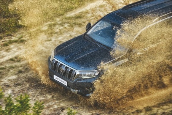 Land Cruiser 150 - jedna z ostatnich prawdziwych terenówek w Europie Muzyka, LIFESTYLE - Land Cruiser należy do najbardziej rozpoznawalnych samochodów terenowych na świecie, znanych z niezrównanej dzielności terenowej, trwałości i niezawodności.