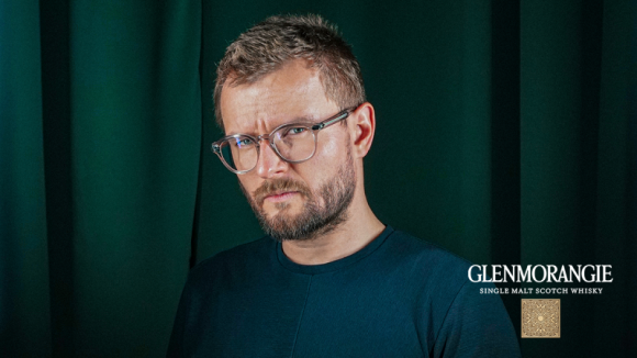 Karol Paciorek nowym ambasadorem marki Glenmorangie Gwiazdy, LIFESTYLE - Glenmorangie (Moët Hennessy Polska) rozpoczyna współpracę z Karolem Paciorkiem, jednym z najzdolniejszych i najpopularniejszych twórców internetowych w Polsce.