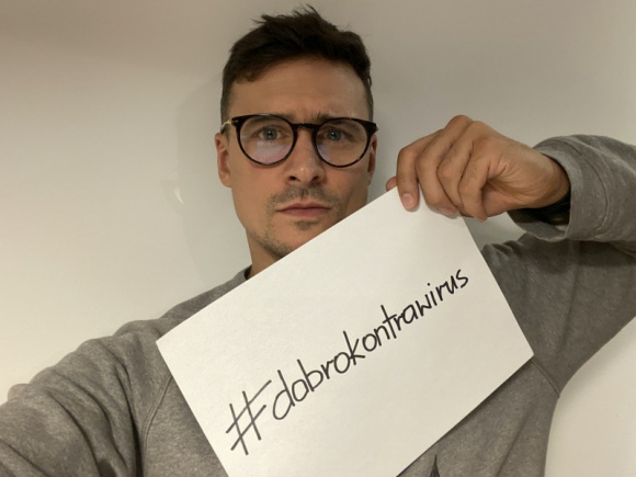 Gwiazdy w kampanii #dobrokontrawirus Gwiazdy, LIFESTYLE - „Wirus narzucił nam ograniczenia. Dobro jest nieograniczone” przekonują Magdalena Różczka, Mateusz Damięcki, Agnieszka Sienkiewicz, Artur Barciś, Omenaa Mensah i Ada Fijał w najnowszej kampanii Plebiscytu „Gwiazdy Dobroczynności” #dobrokontrawirus.