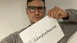 Gwiazdy w kampanii #dobrokontrawirus Gwiazdy, LIFESTYLE - „Wirus narzucił nam ograniczenia. Dobro jest nieograniczone” przekonują Magdalena Różczka, Mateusz Damięcki, Agnieszka Sienkiewicz, Artur Barciś, Omenaa Mensah i Ada Fijał w najnowszej kampanii Plebiscytu „Gwiazdy Dobroczynności” #dobrokontrawirus.