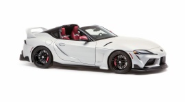 Toyota GR Supra z dachem targa
