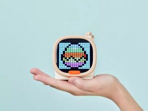 Divoom_Timoo_06 Divoom Pixoo 64, Beetles-FM i Timoo: ramka Pixel Art oraz dwa nowoczesne głośniki z Bluetooth i unikalnym wzornictwem